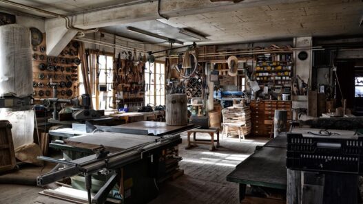 From garden tools to workshop essentials, a cluttered shed can easily become overwhelming. Smart Tool Shed Solutions provides products and systems that help homeowners, DIYers, and hobbyists transform disorganized storage into functional, easy-to-access spaces. This review looks at the standout services and products that make shed organization simpler and more effective.